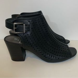 NIB White Mountain Salma Black Cutout Slingback Sandal